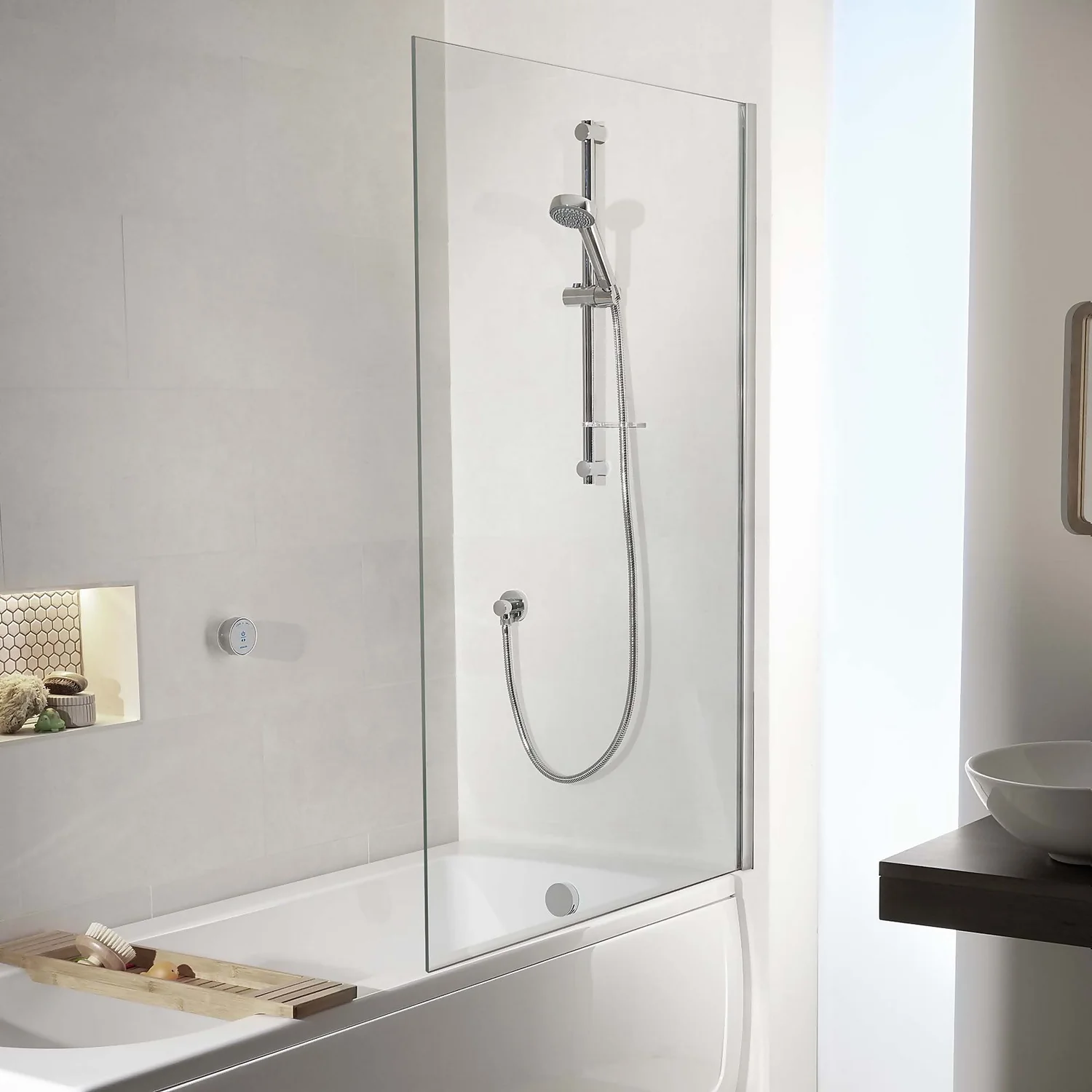 Aqualisa Quartz Blue Digital Shower & Bathfill Kit For Pumped Boilers - Image 2