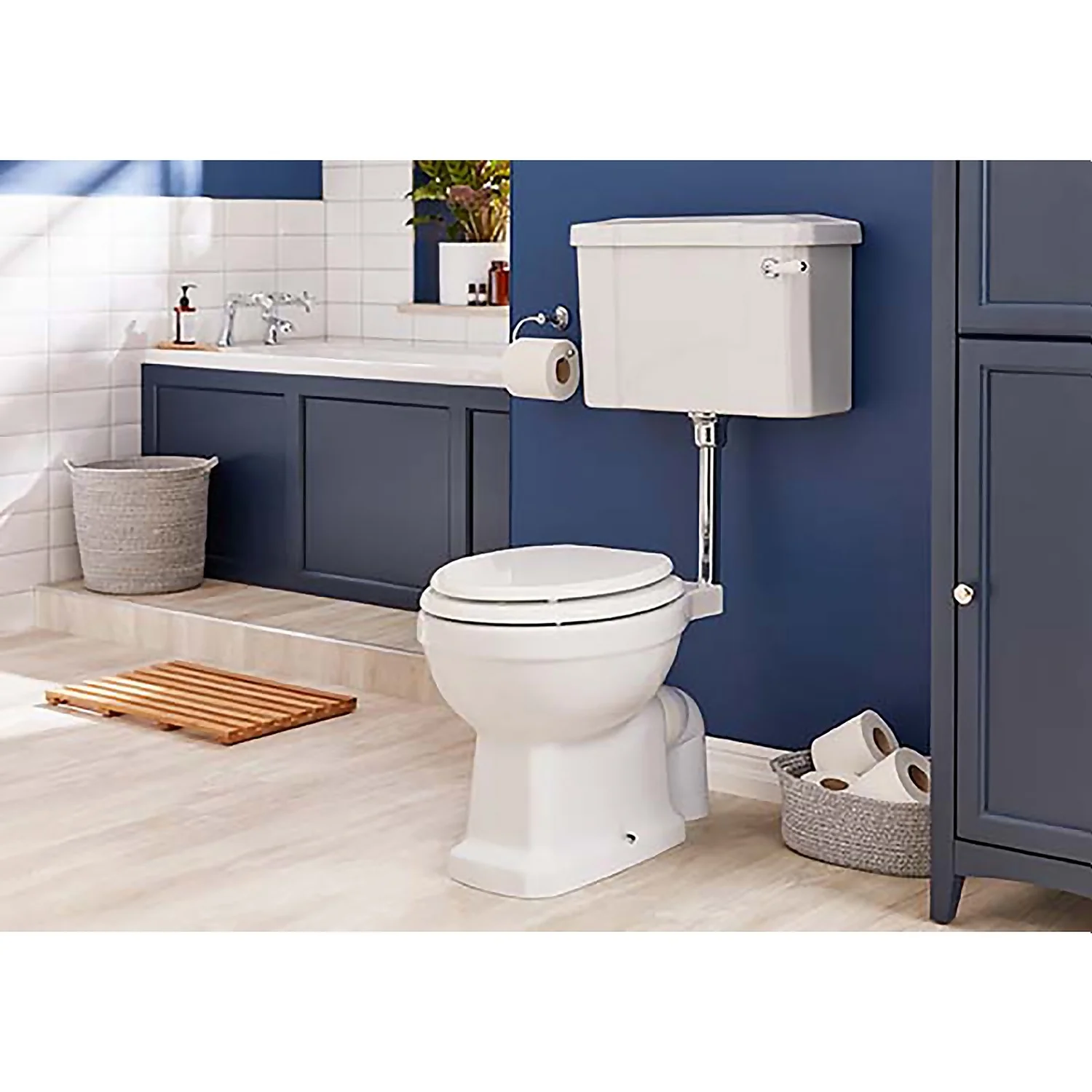 Bathstore Whitechapel Low Level Toilet (Including Seat) - Image 2