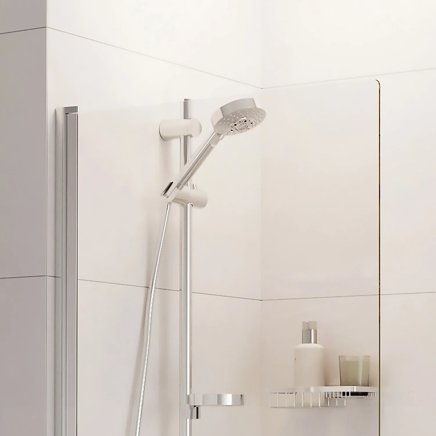 Bathstore Gleam Single Panel Standard Bath Screen - Image 3